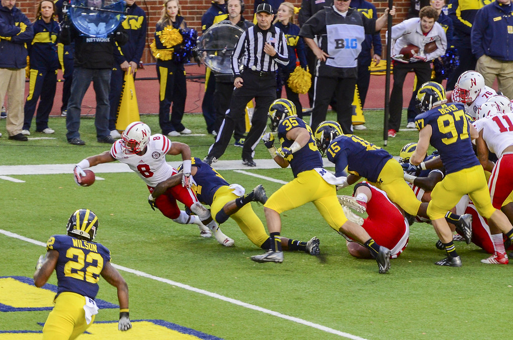中超：上海海港主场3-2战胜长春亚泰