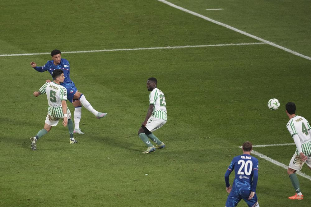 意甲战报：贝内德扎克点射、恩佐拉直红，比萨0-1帕尔马